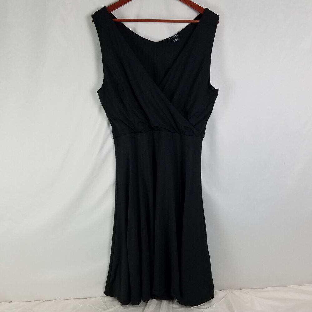 Charlie Paige Dress Womens Large Black Fit and Flare Sleeveless Surplice Neck